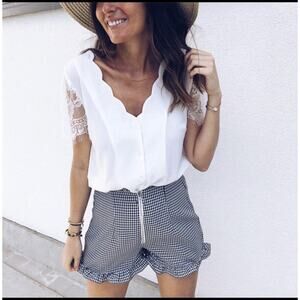 Los Angeles Boutique White V Neck Button Front Lace Short Sleeve Blouse Top M